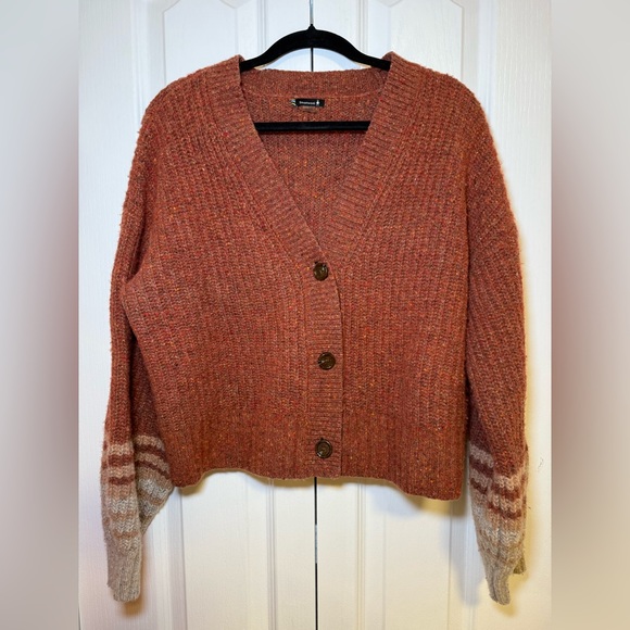 Smartwool - Women's Relaxed Fit Button Down Cozy Lodge Cropped Cardigan Sweater - Picture 2 of 7